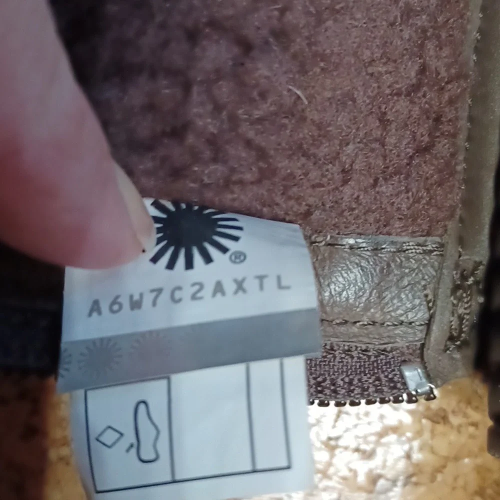 UGG Australia Women's Chocolate Brown Leather & Wool Robbie Boots 7.5 - Picture 6 of 10